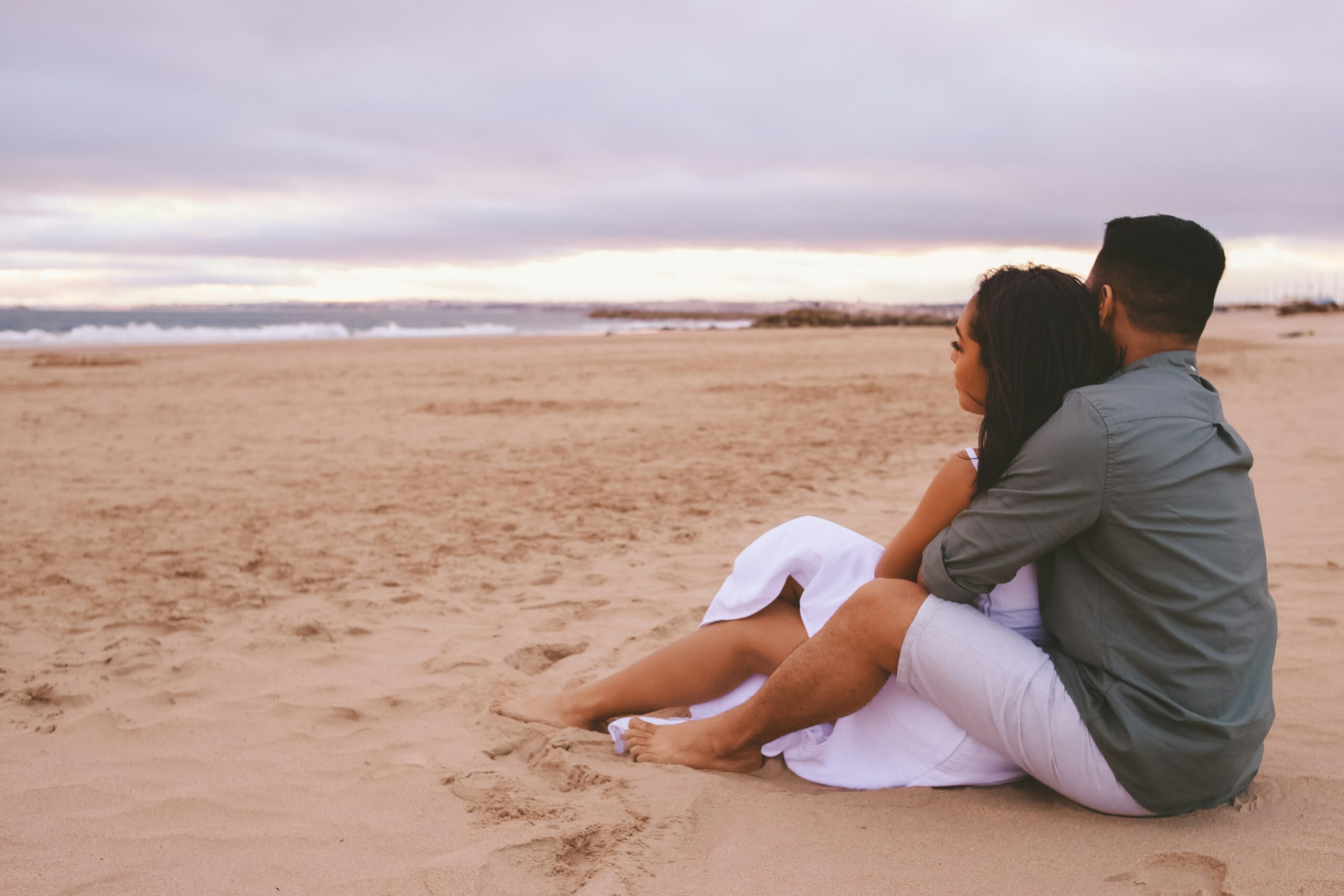 How to build emotional connection by relationship journaling
